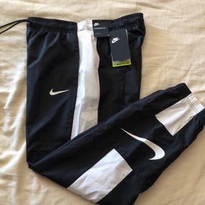 Nike Standard Fit